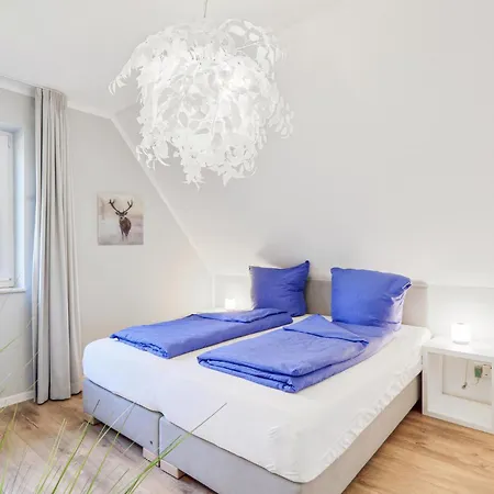 بيت للعطل Reetdachhaus 27 Auf Usedom *